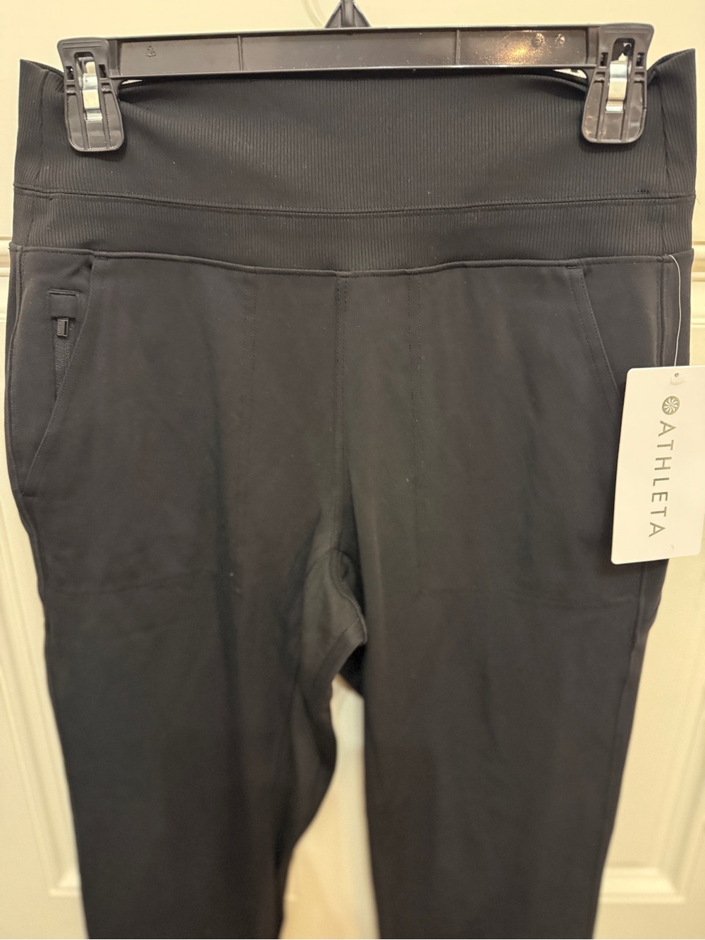 NWT Athleta Venice High Rise Jogger Black Size S Pockets - Picture 2 of 10